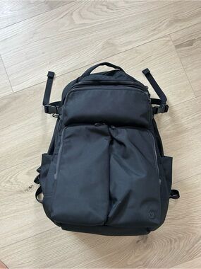 lululemon assert backpack black Everywhere (Black) : Clothing, Shoes & Jewelry No explanation needed Travel Backpack Assert Backpack Lululemon